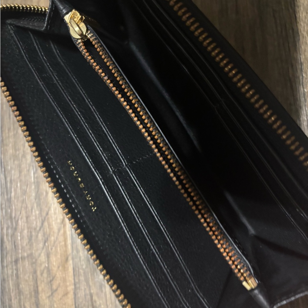Tory Burch Black Leather Pouch with Gold Zipper - Picture 4 of 6